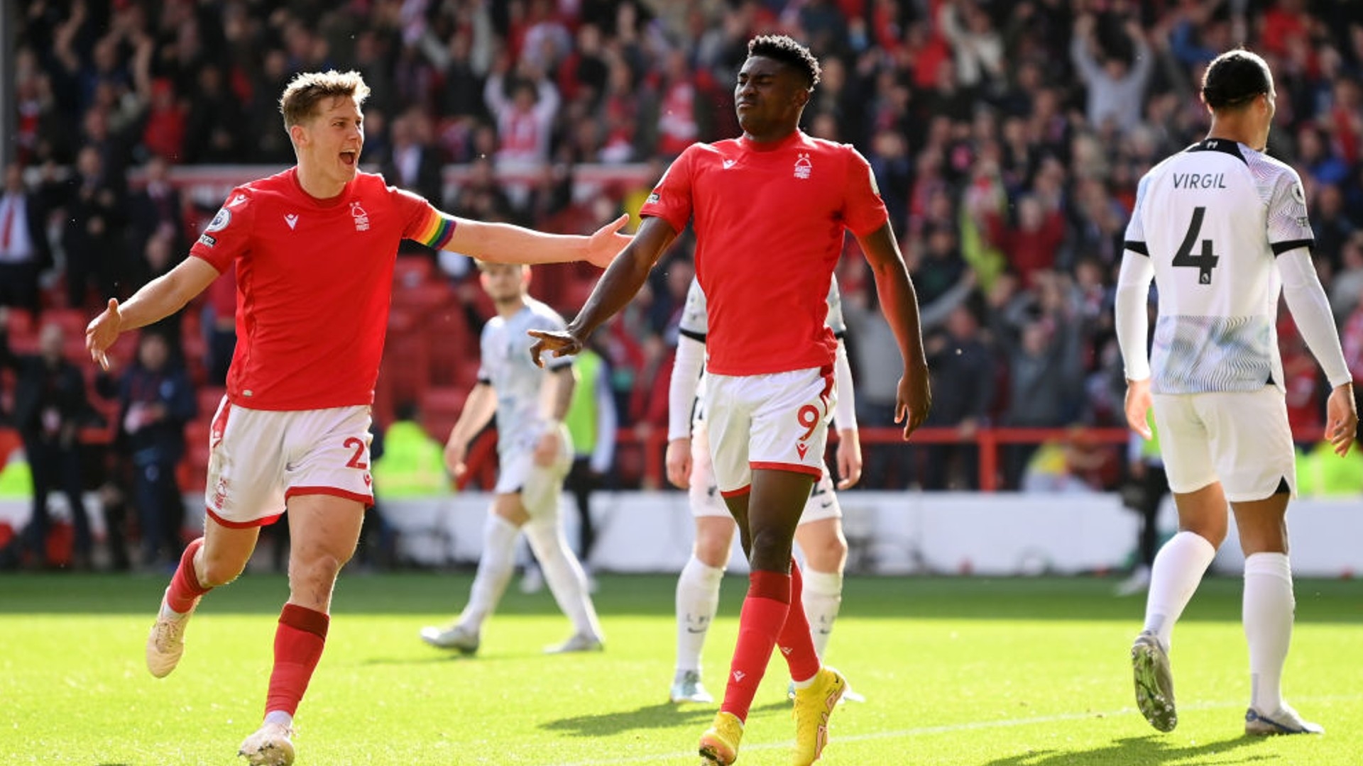 脱颖而出 脱颖而出