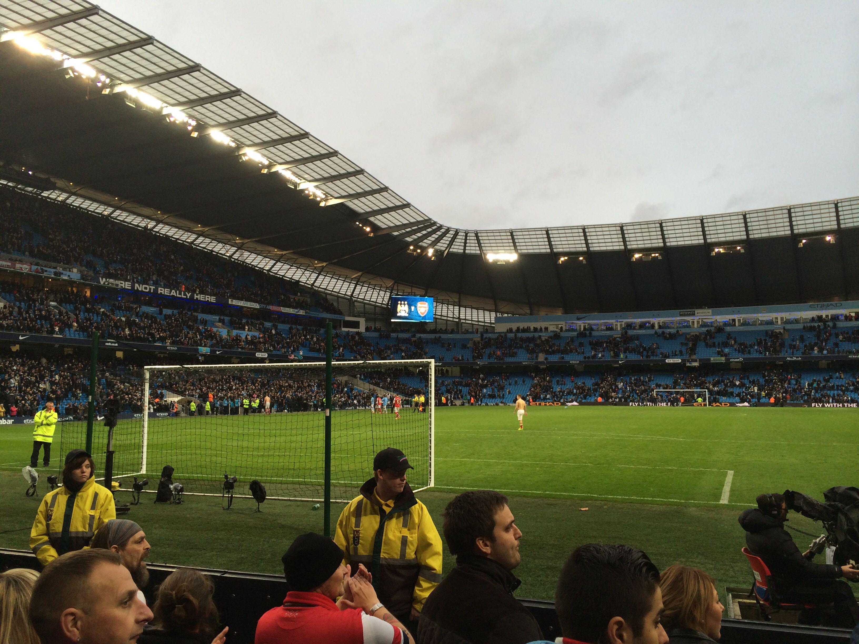 球场上的坚 球场上的坚